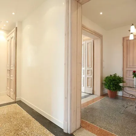 Ca Favorita Apartment *